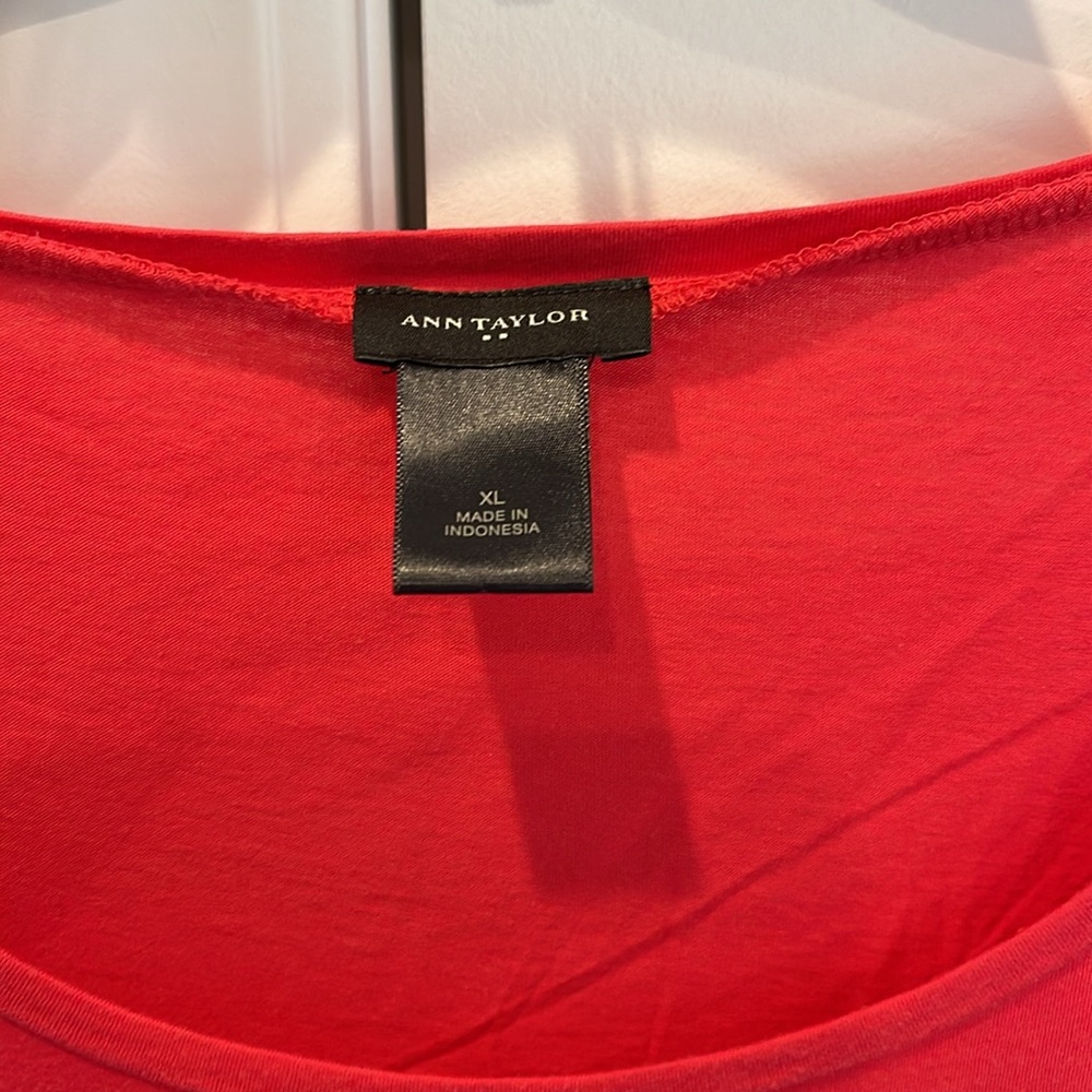 Ann Taylor fancy cap sleeve tee, size xl, chiffon accent on the bottom, A-line - Picture 3 of 8